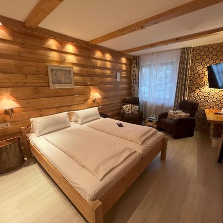 Apart Hotel Deutschmeister Бад-Мергентхайм Экстерьер фото