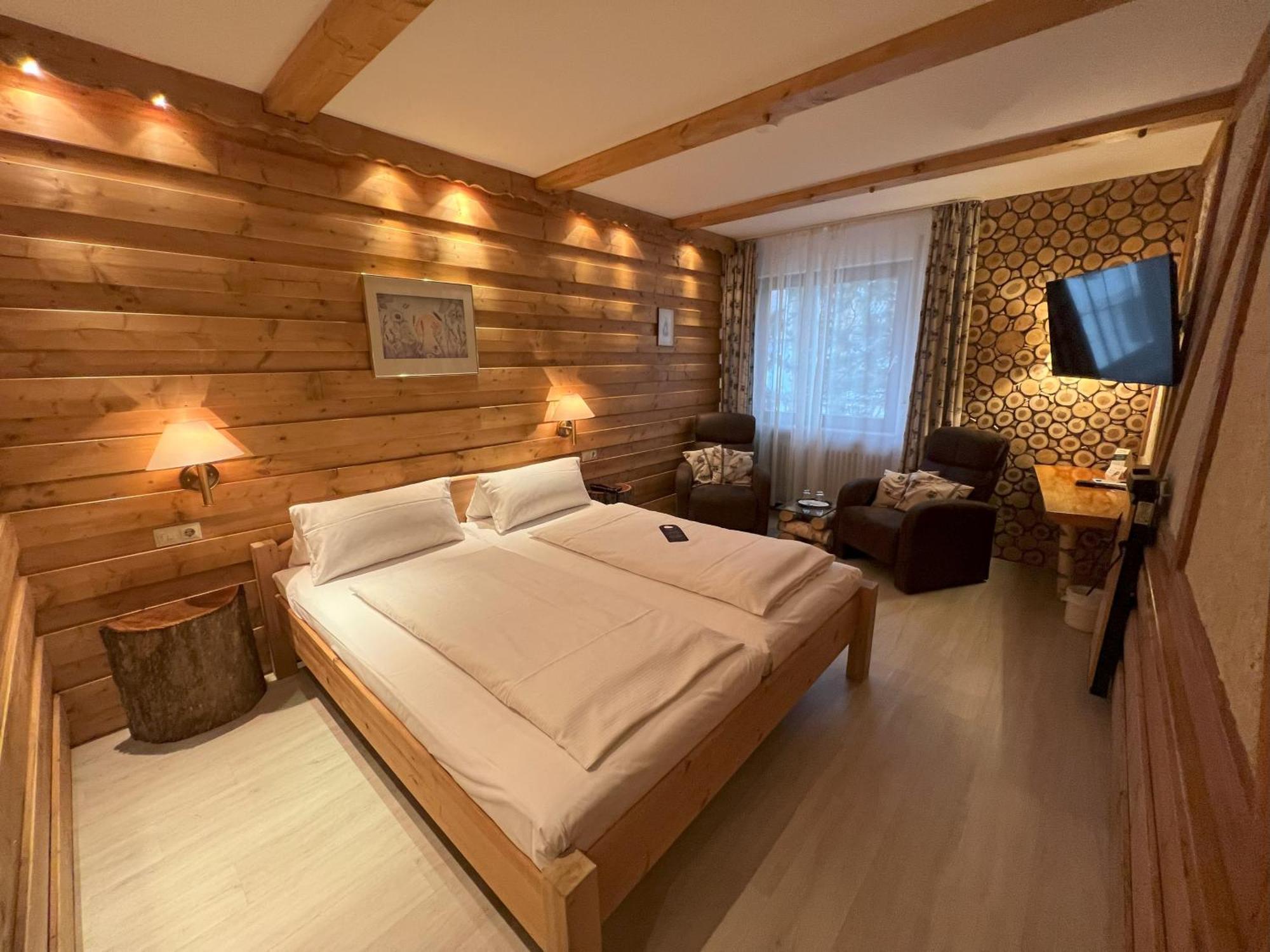 Apart Hotel Deutschmeister Бад-Мергентхайм Экстерьер фото