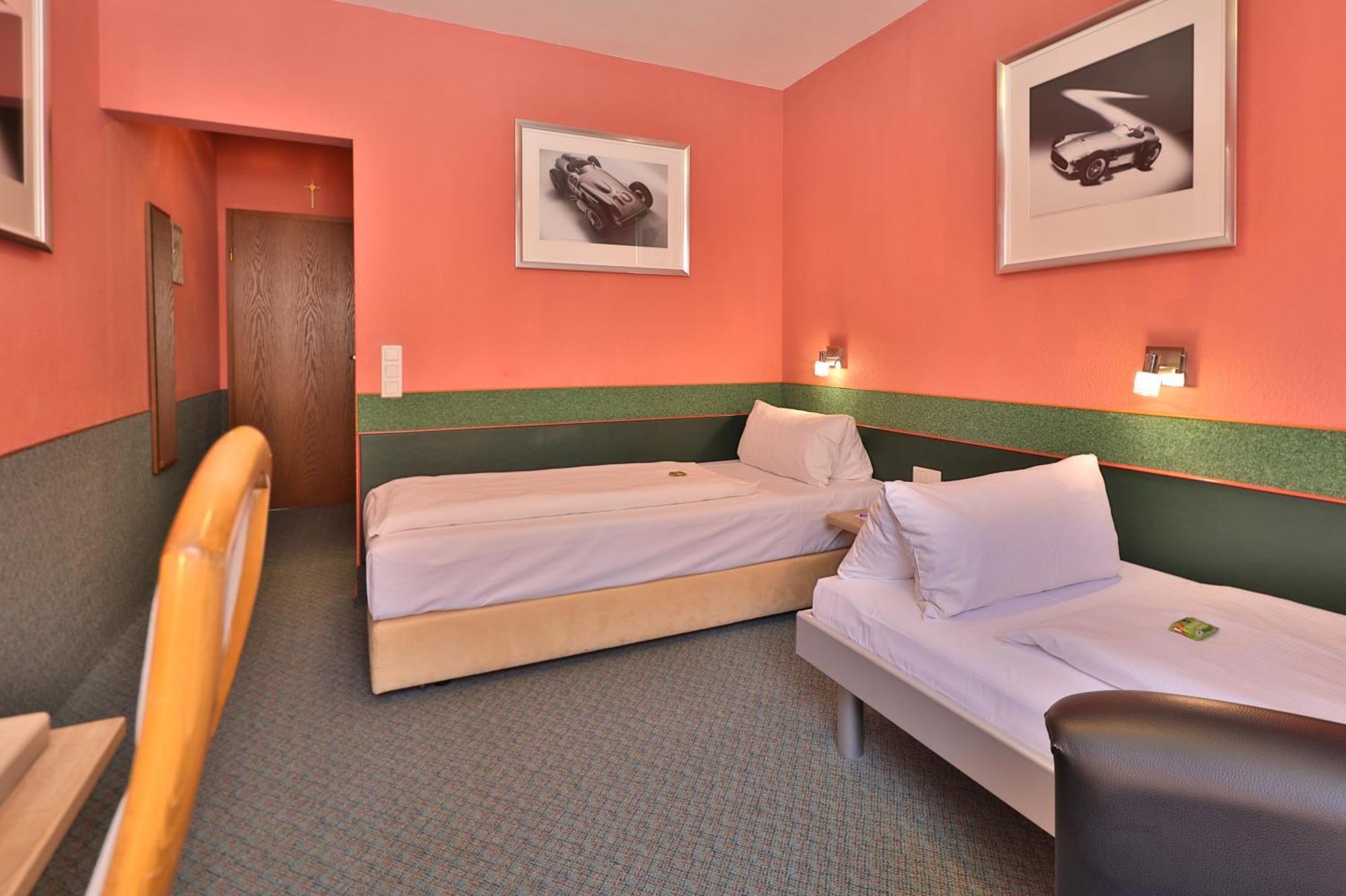 Apart Hotel Deutschmeister Бад-Мергентхайм Экстерьер фото
