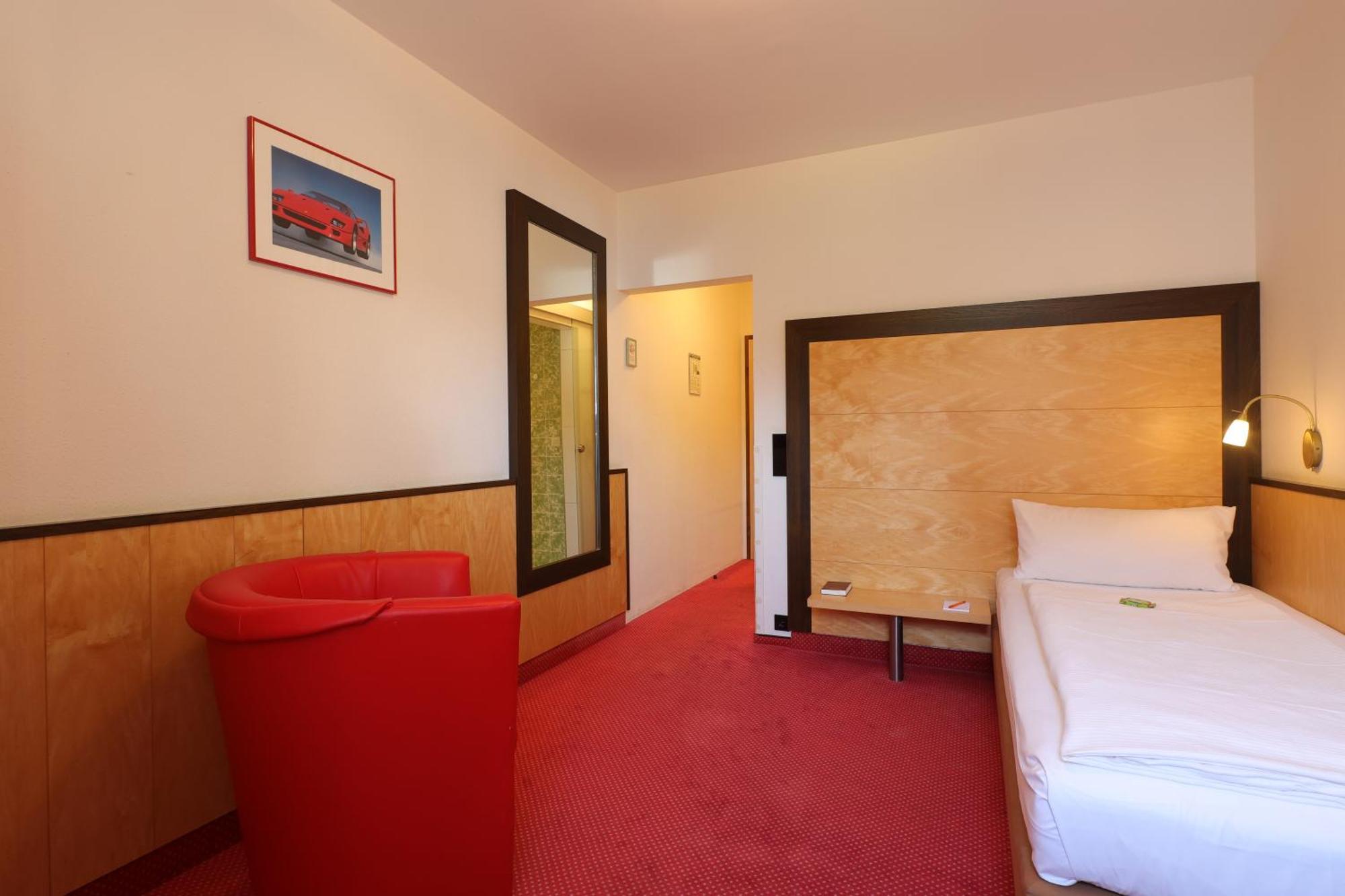 Apart Hotel Deutschmeister Бад-Мергентхайм Экстерьер фото