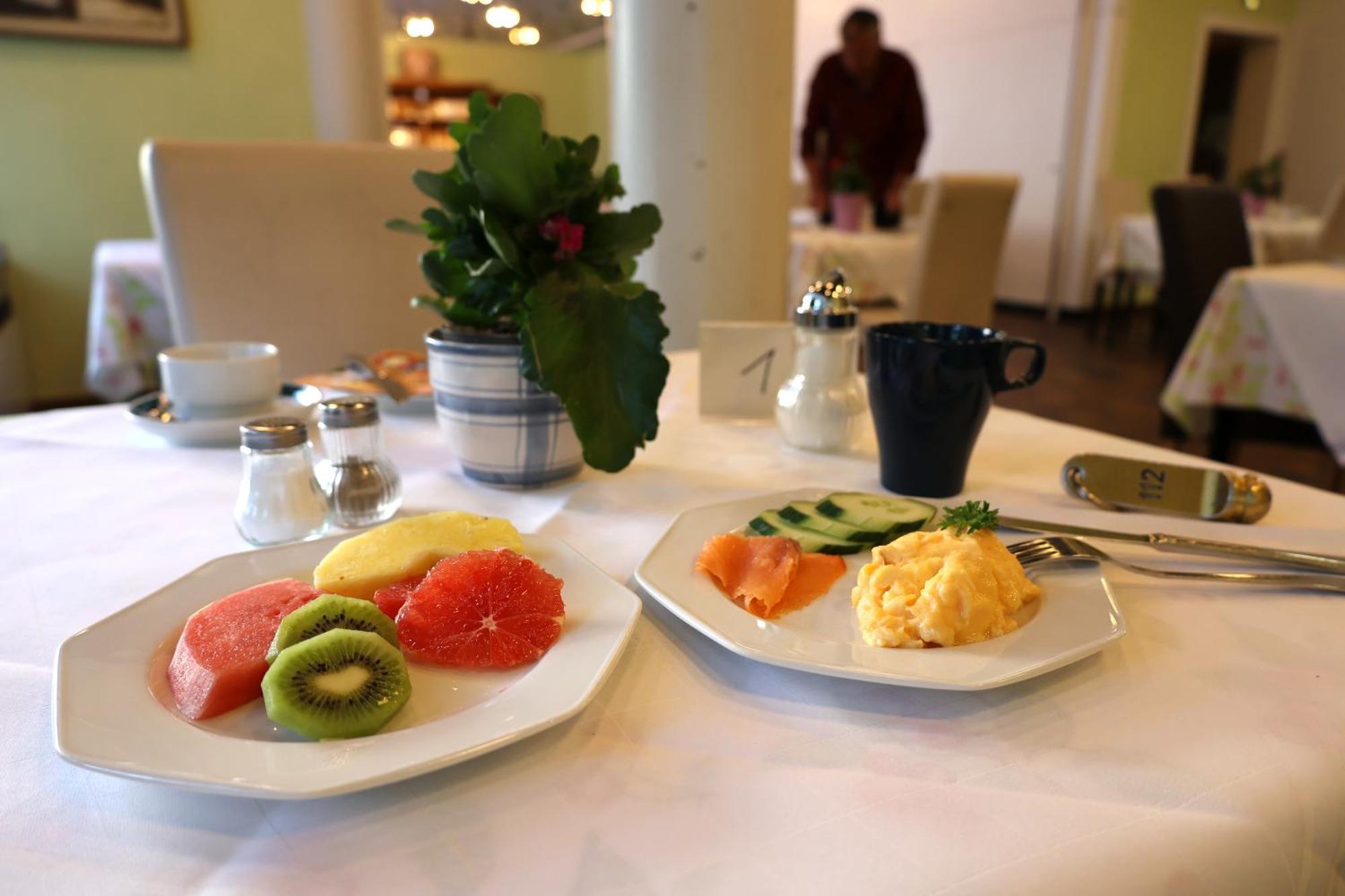 Apart Hotel Deutschmeister Бад-Мергентхайм Экстерьер фото